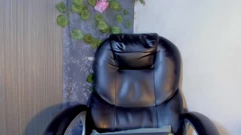 Valentina  Dolls online show from May 4, 10:13 pm