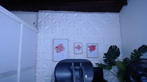 Snapshot of valentina_mature chatting on September 8, 5:34 pm Valentina online show from September 8, 5:34 pm