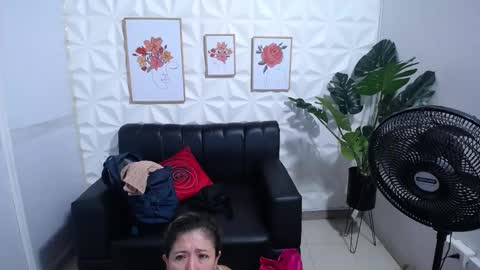 Snapshot of valentina_mature chatting on January 25, 9:15 am Valentina online show from January 25, 9:15 am