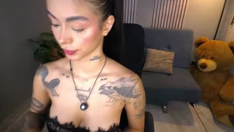 Val online show from June 24, 3:22 pm