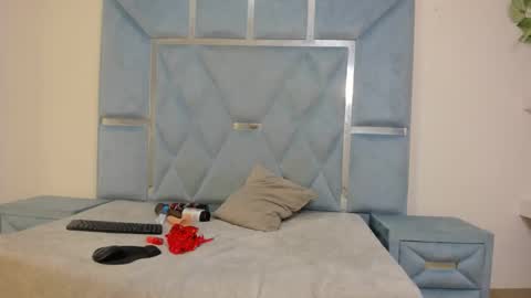 valentinaasm online show from April 5, 1:10 pm