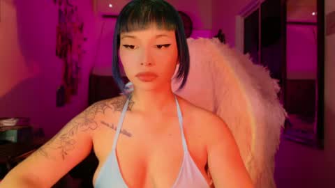 Danielle  Please help me to reach 300 thumbs up online show from December 21, 7:01 am