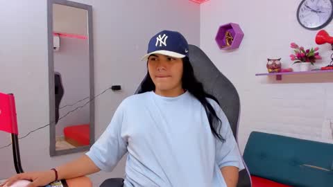 valeri_harpers4 online show from September 30, 2:06 am