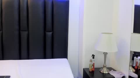 valeri_tafur online show from January 10, 11:00 am