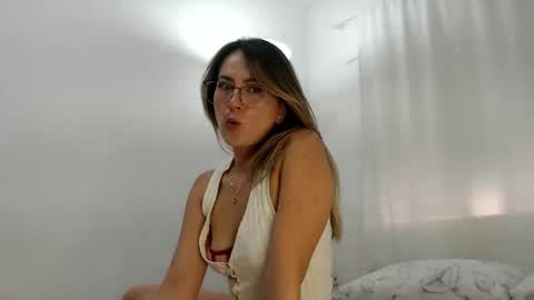 Snapshot of valeria__rosse chatting on October 24, 9:16 am   online show from October 24, 9:16 am