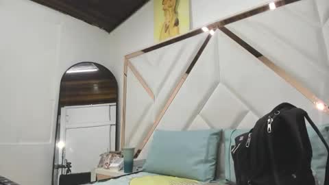 valeria_gil_ online show from May 5, 3:09 am