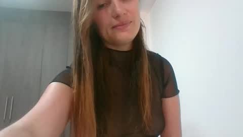 valeriafrannco online show from April 10, 4:18 am