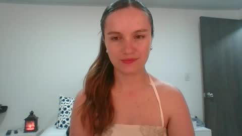 valeriafrannco online show from May 7, 12:04 am
