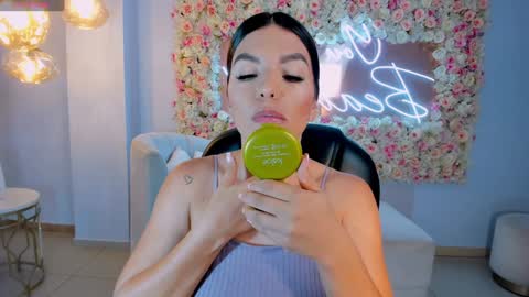 Snapshot of valeriaroldanx chatting on February 5, 3:23 am Valeria online show from February 5, 3:23 am