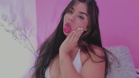 Snapshot of valeriaruiz_1 chatting on October 1, 4:45 pm Valeria online show from October 1, 4:45 pm