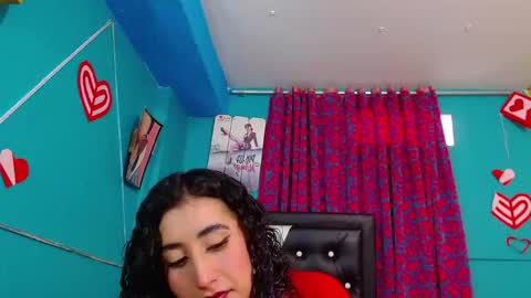 Snapshot of valerie_mase chatting on October 1, 8:14 pm vale online show from October 1, 8:14 pm