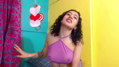 Snapshot of valerie_mase chatting on February 18, 4:27 pm vale online show from February 18, 4:27 pm