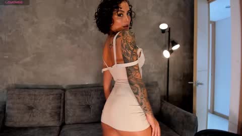  call me Val  online show from October 31, 4:33 pm