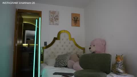 valeriecollinss_ online show from July 1, 3:50 am