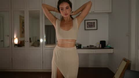 Valerie online show from November 29, 1:20 am