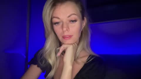 Snapshot of valerieluvsugar chatting on September 29, 8:14 pm Valerie online show from September 29, 8:14 pm