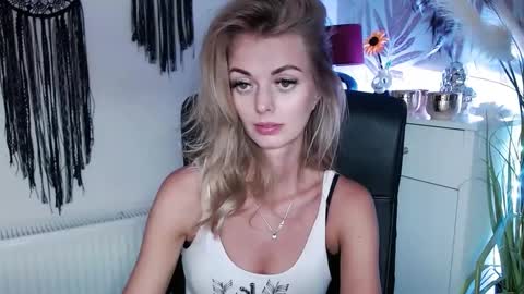 Snapshot of valerieluvsugar chatting on January 30, 12:06 pm Valerie online show from January 30, 12:06 pm