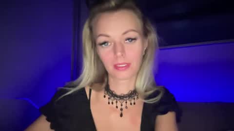 Snapshot of valerieluvsugar chatting on September 30, 9:52 pm Valerie online show from September 30, 9:52 pm