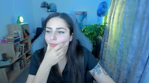 Valerie online show from March 12, 9:50 pm