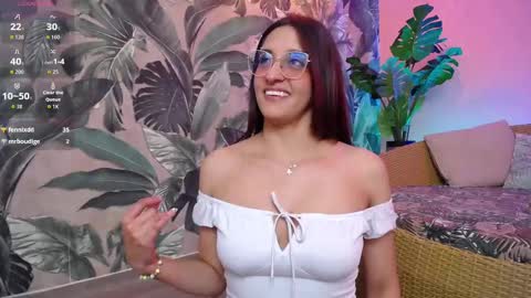 Snapshot of valery_blush chatting on September 19, 4:11 am valery_blush online show from September 19, 4:11 am