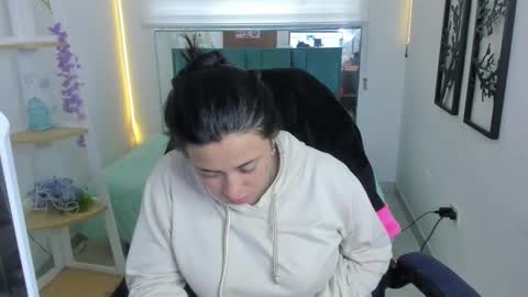 valery_bonnet1 online show from January 6, 5:38 pm