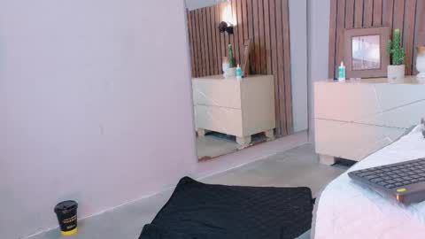 Valerya Collem online show from May 22, 4:43 am
