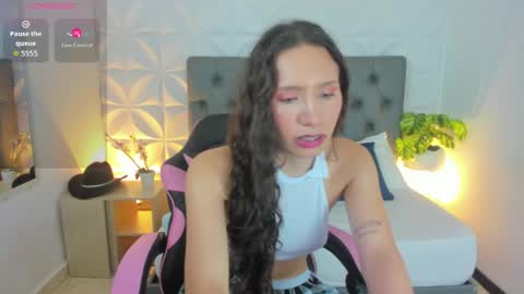 valeryn rosse online show from May 5, 5:32 am