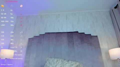 VALERY STONE  online show from October 19, 8:00 pm