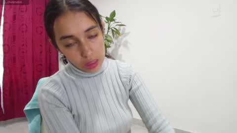 Snapshot of vallery_evanss chatting on February 26, 10:43 pm Taty independent account online show from February 26, 10:43 pm