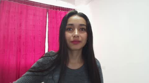 Snapshot of vallery_evanss chatting on January 3, 2:08 pm Taty independent account online show from January 3, 2:08 pm