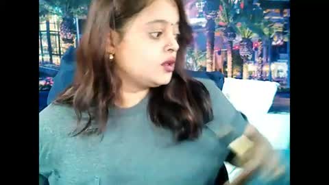 indianvalvet priya is back online show from January 3, 5:39 am