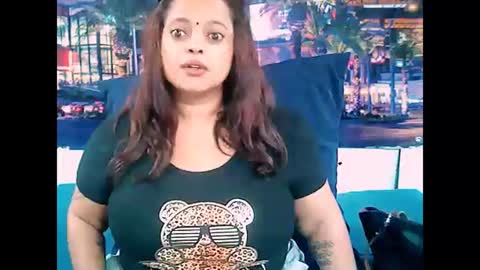 indianvalvet priya is back online show from January 4, 5:27 am