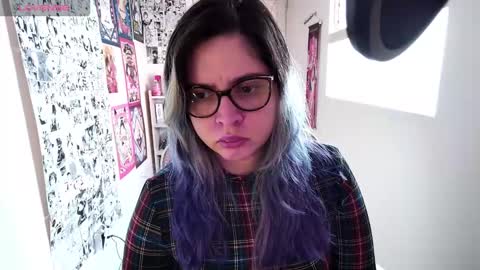 Im Violet online show from December 2, 7:16 pm