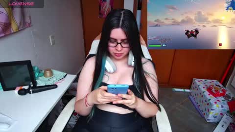 Im Violet online show from December 19, 9:06 pm