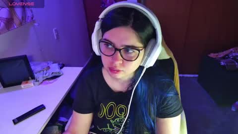 Im Violet online show from January 1, 12:11 am
