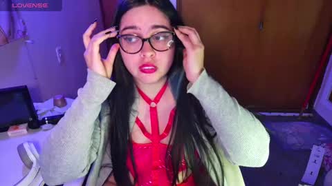 Im Violet online show from December 24, 5:16 am