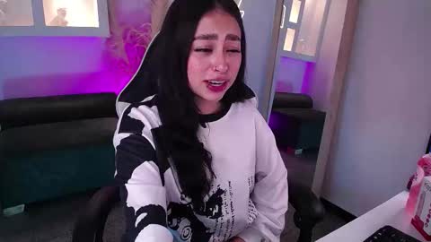 vallolett__ online show from March 26, 12:13 am