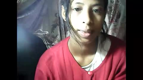 valysexyhot online show from May 18, 4:40 am