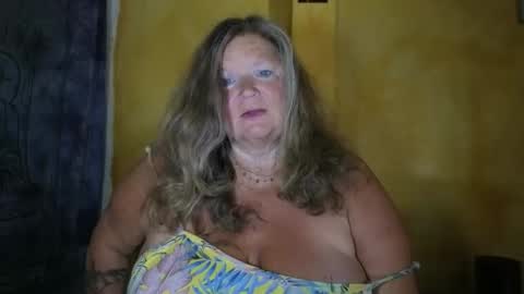 vampwoman online show from May 14, 7:36 am