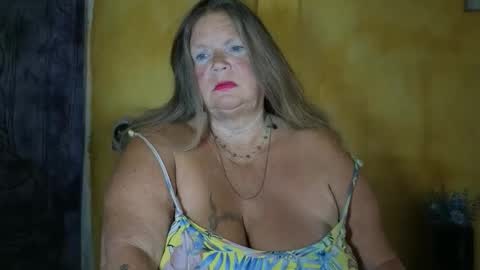 vampwoman online show from May 25, 8:02 am