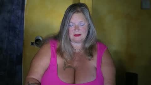 vampwoman online show from May 12, 6:43 am
