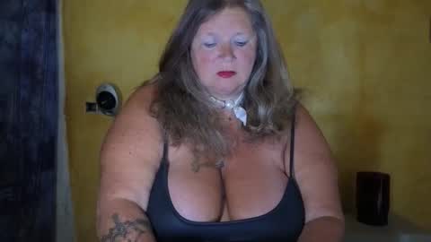 vampwoman online show from May 16, 1:43 pm