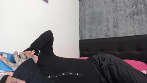 Snapshot of vandalovee chatting on March 4, 7:41 am Babi Alu online show from March 4, 7:41 am