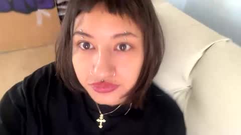 Snapshot of vandalovee chatting on January 12, 4:18 pm Babi Alu online show from January 12, 4:18 pm