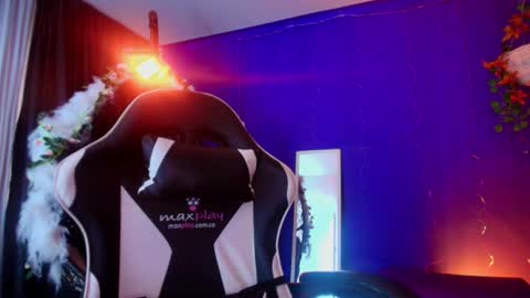 Vanelope online show from December 20, 7:07 pm