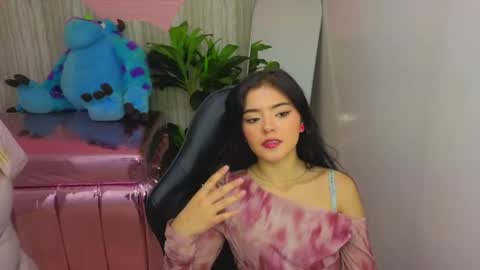 Vaneloppe  online show from June 2, 8:21 pm