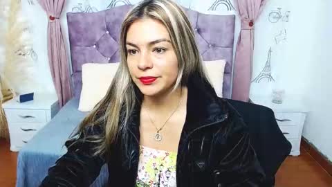 vanesa online show from September 22, 11:30 am