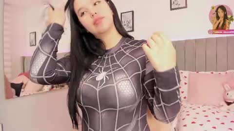 vanesa_moon_ online show from June 28, 11:44 pm