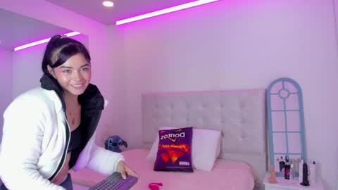 Vane  online show from May 15, 11:51 pm