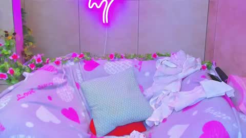 Snapshot of vanessa_florence chatting on March 9, 1:35 am RUSSIAN BARBIE BABE online show from March 9, 1:35 am
